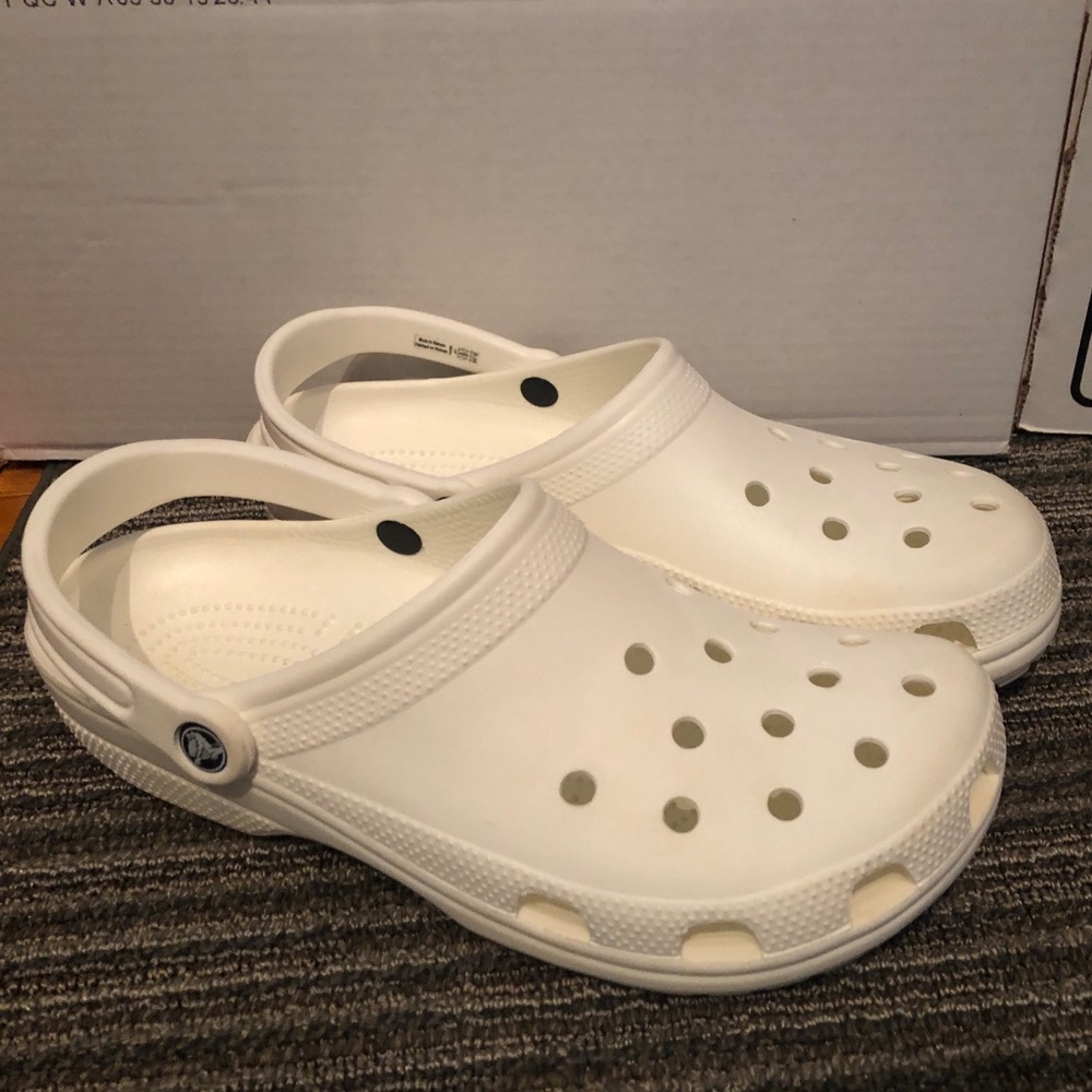 Men’s size 11 white clog crocs